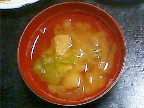 白菜と油揚げの味噌汁